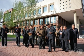 북한 김정은, 새로 완공한 노동당 중앙간부학교 시찰
