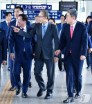 마음은 늘 고향에…포항시민 자랑스럽다 11년만에 포항 찾은 MB