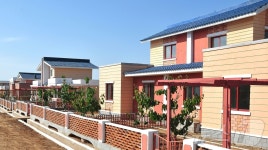 새 주택들 줄지어 들어선 北 황해남도 안악군 군산농장