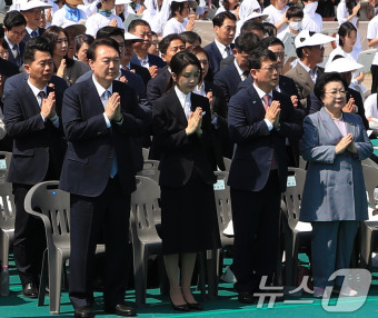 윤 대통령, 김건희 여사와 회암사 사리 이운 기념 축제 참석