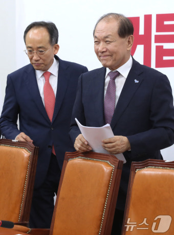 비대위회의 참석하는 황우여·추경호