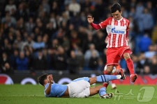 PSG 이강인 포함, 한국 선수 5명이 유럽 리그 우승 맛봤다[해축브리핑]