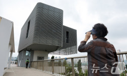 한강대교에 세계 첫 교량 호텔…7월 16일 문 연다