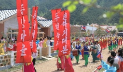 북한 북청군 죽상농장에 들어선 새로운 살림집들