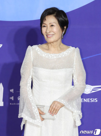 '82세 국민배우' 돌아온다…김혜자, 드라마 '천국보다 아름다운' 주연