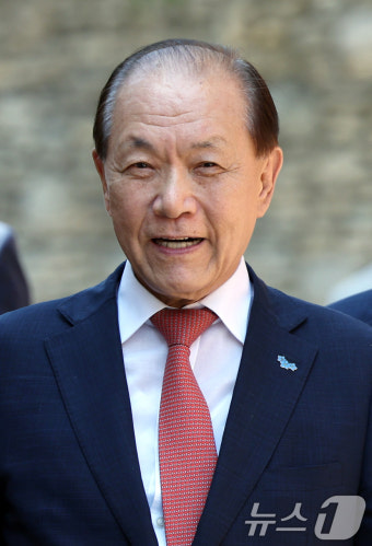 밝은 표정의 황우여 비상대책위원장