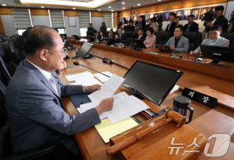 교무회의 주재하는 최재원 부산대 신임 총장