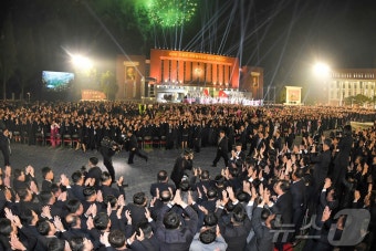 중앙간부학교 준공식 참석한 김정은…