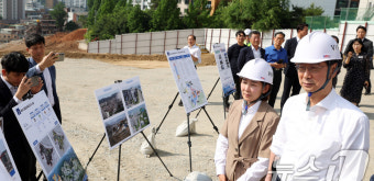 흑석 재정비촉진지구 현황 살펴보는 한덕수 총리와 나경원 당선인