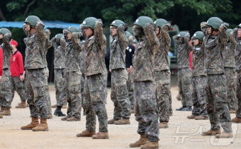 '유격 훈련 시작을 알리는 PT 체조'