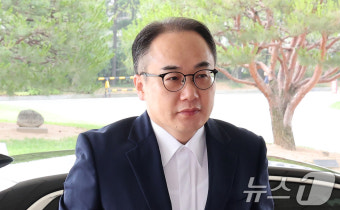 출근하는 이원석 검찰총장