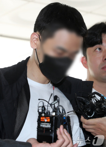 영장심사 출석하는 경복궁 낙서 지시 배후 '이 팀장'