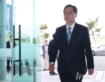우주항공청 출근하는 윤영빈 우주항공청장 내정자