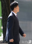 출근하는 오동운 공수처장