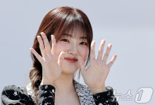 스카이 스위트 오픈 행사 찾은 조이현