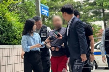 인천 송도 노상서 칼부림 일당 영장심사…맞고 있는데 가만히 있나