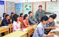 북한, 일꾼들에게 농촌지원 강조하며 유능한 선도자 되어라