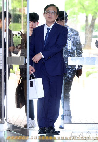 삼성전자 '기밀유출 혐의' 안승호, 영장심사 출석