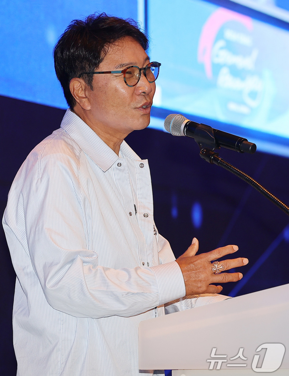 이수만, 프랑스 현지 사무실 설립 직접 제안 받아 마크롱 대통령과 협업 강화 합의