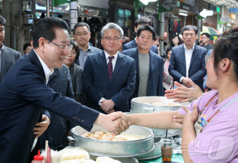 김영록 지사, 순천 웃장 방문