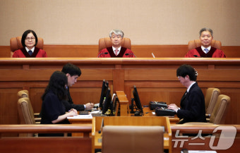 '헌정사 첫 검사 탄핵심판' 선고 앞두고