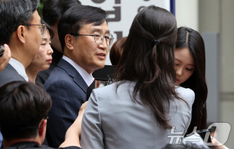 질의 답변하는 노소영 측 법률 대리인