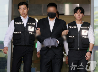 검찰로 송치되는 김호중 소속사 본부장