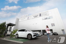 삼성스토어, 전기차 충전소 매장 확대