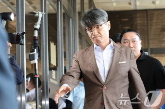 2차 소환조사 출석하는 최재영 목사