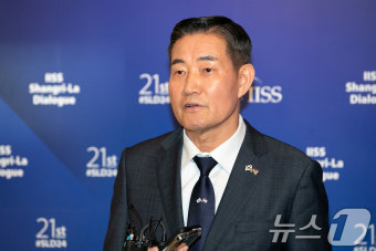미 상원의원단 회담 마친 신원식 장관