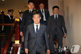 미 상원의원단 회담 마친 신원식 국방부 장관
