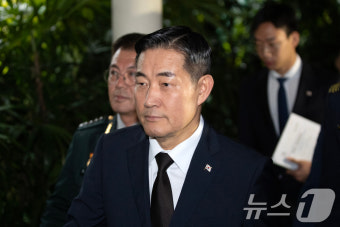 한미일 회담장 향하는 신원식 장관