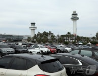 성수기 다가오는데…제주공항, 주차장 늘려도 혼잡 여전