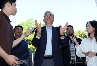 '돈봉투 의혹' 송영길 대표, 속행 공판 출석