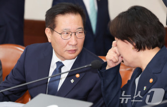 대화하는 박성재 법무장관