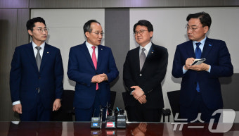 추경호 국민의힘 원내대표, 황운하 조국혁신당 원내대표 예방