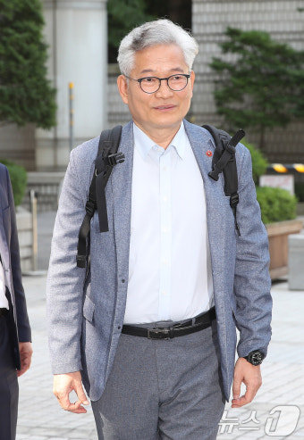 법정 출석하는 송영길 대표
