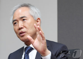 '尹 검찰 선배→李 호위무사' 양부남 