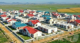 北 황해남도 역구도농장에 새로 들어선 살림집들