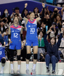 펄쩍펄쩍 뛰는 김연경