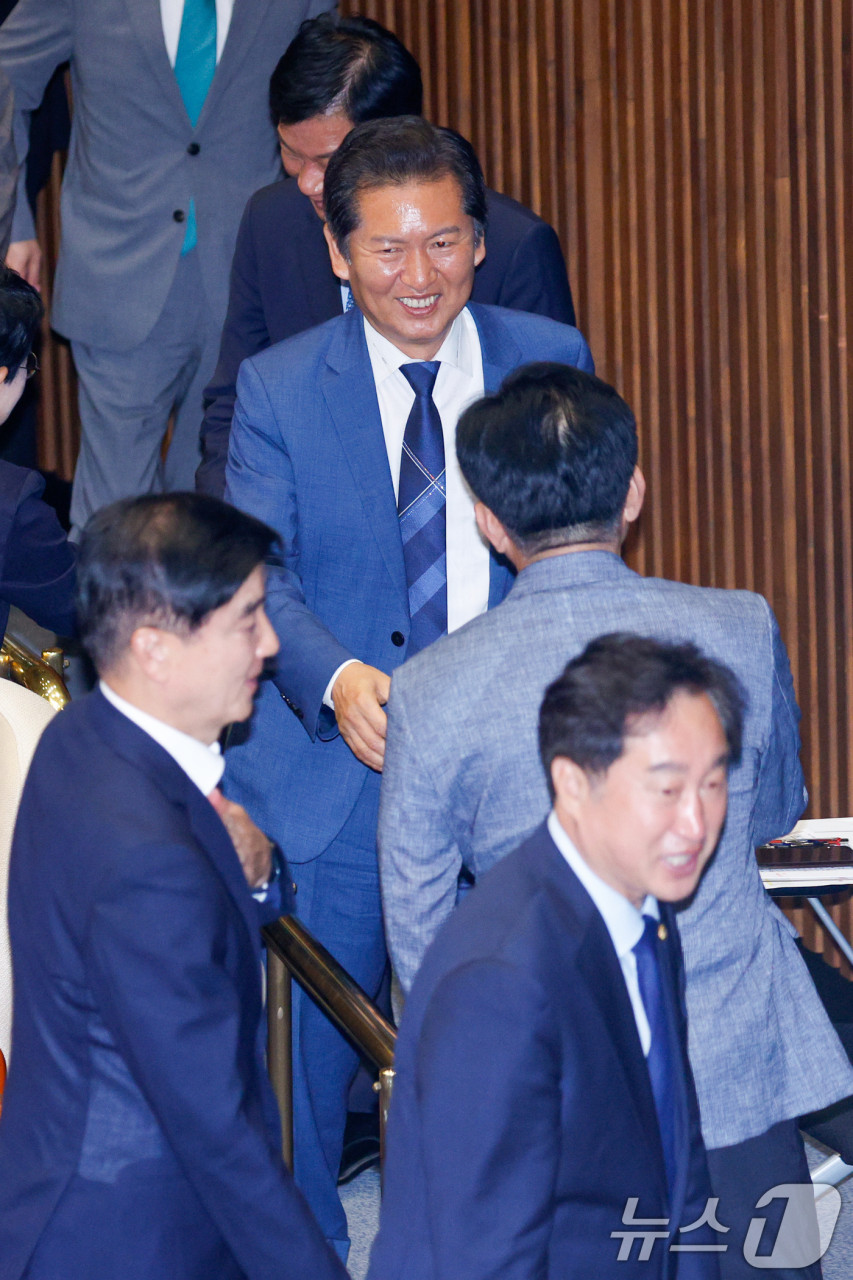 국회 법사위, 정청래 법사위원장 주도 격돌…혼돈 가운데 청문회 진행