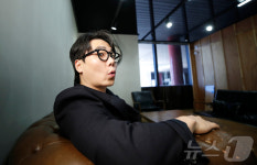 송필근, 익살스러운 표정