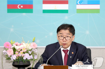 환영사 하는 유철환 국민권익위원장