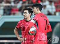 왼발이냐, 오른발이냐