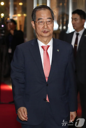 국회의장실 향하는 한덕수 총리