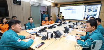 부안군청 찾아 지진 피해 대처상황 점검하는 김관영 도지사