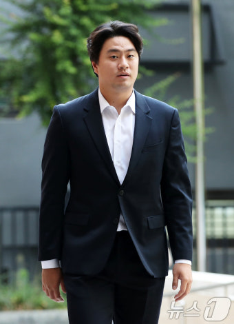 '학교폭력' 혐의 이영하, 항소심 선고 공판 출석