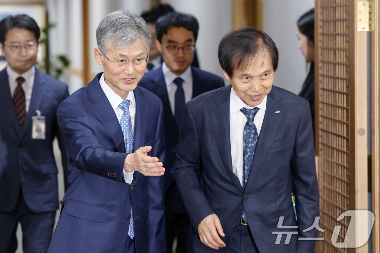 조희대 대법원장과 이광형 추천위원, 헌법재판소 후보 추천 위원회 참석 화제