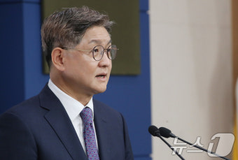 푸틴 러시아 대통령 방북 관련 질의 받는 임수석 대변인