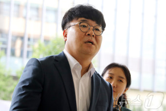 '김 여사 명품백' 보도한 이명수 기자, 경찰 조사 출석